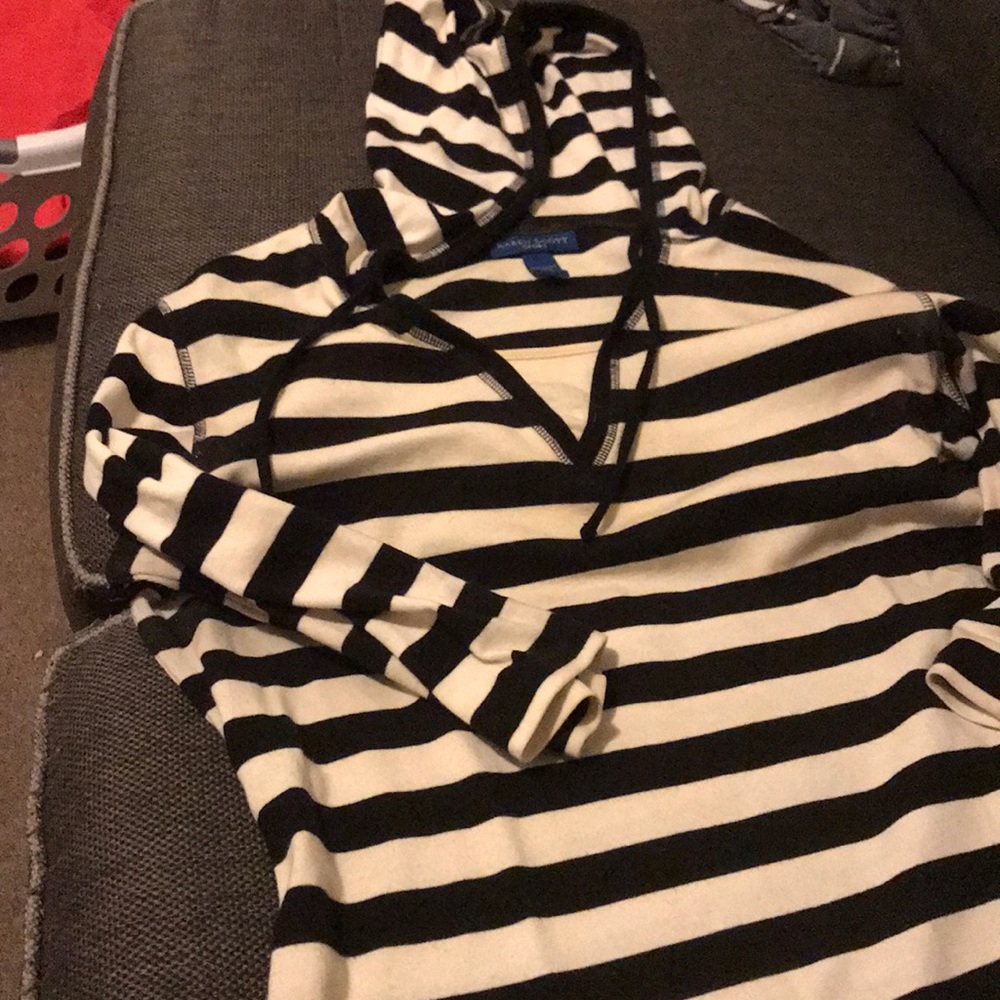 Hooded shirt